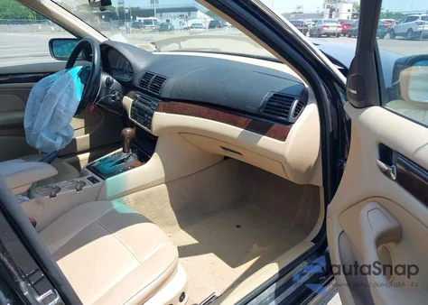 2005 BMW 330I z USA, uszkodzony, nr VIN WBAEV53435KM40855